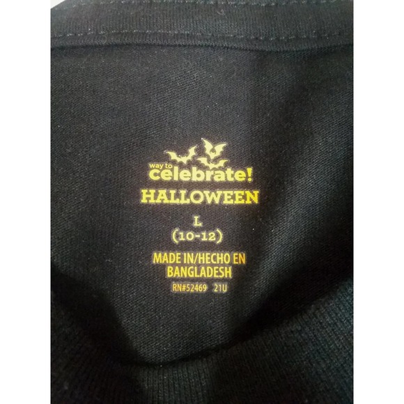 Kid's T-shirt Size L (10/12) Youth Fangs Black Halloween Vampire Teeth NEW - Picture 3 of 4